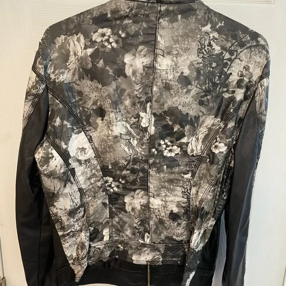 Jacket - Picture 7 of 7